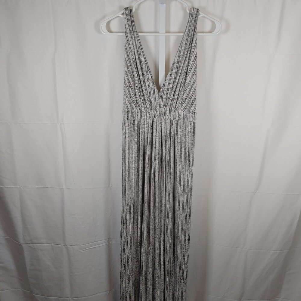 TART Size M Women's V Neck black and White Sleeveless Maxi Dress